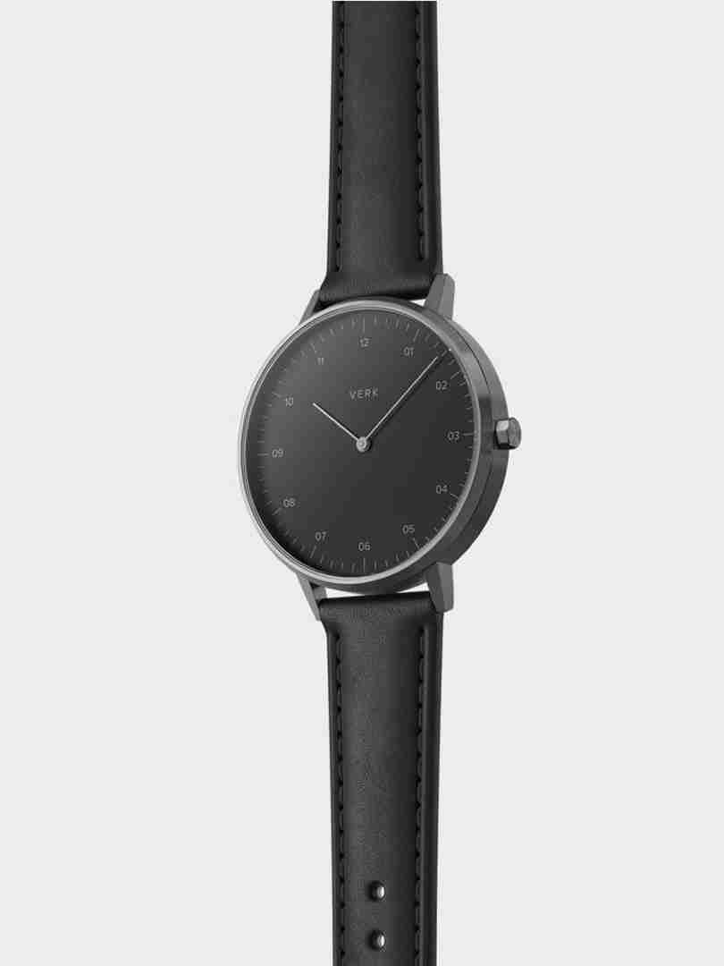 verk-black-black-2